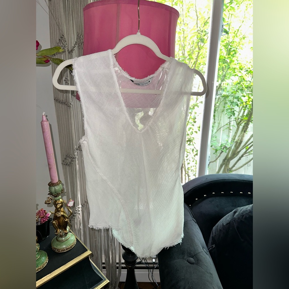NWOT ZARA White Guaze Asymmetrical Bottom Tank Top